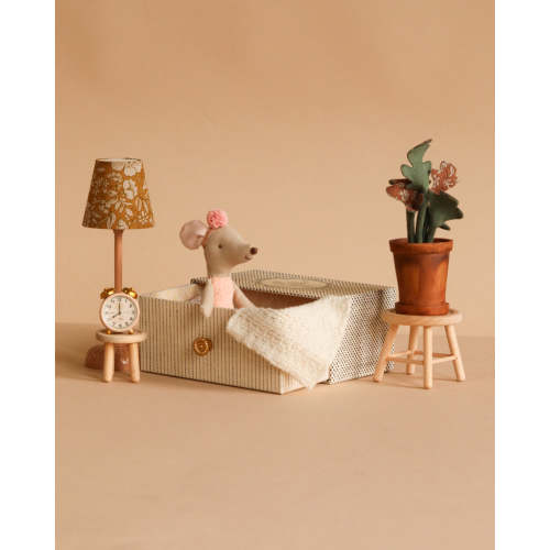 Maileg Dancing Mouse in Daybed – Cozy Morning Set