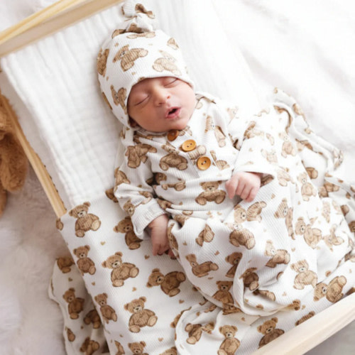 Bamboo Waffle Newborn Baby Knot Gown & Hat Set - Beary Sweet