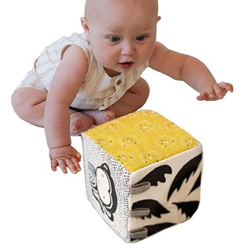 Wee Gallery Soft Block, Baby Sensory Toy with High-Contrast Graphics, Organic Soft Fabric Soft Blocks, Crinkle Flap and Textures, Tummy Time Activity for Babies and Toddlers - Jungle