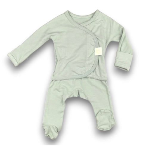 Heart2Heart Skin-to-Skin Onesie Sage Green – A Newborn Nest
