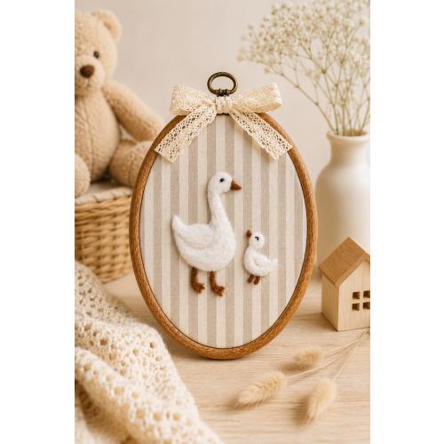 Custom Mama Goose & Baby Hoop Art – Personalized Felt Mother's Day Gift, Wood Frame Nursery Wall Decor with Names