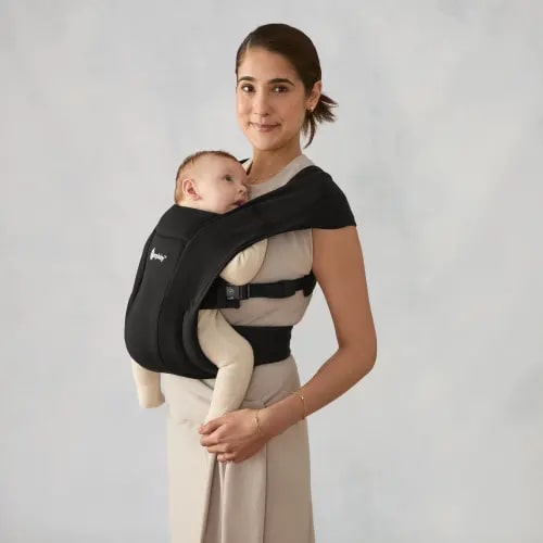 Shop Embrace Baby Carrier For Newborn | Ergobaby EU