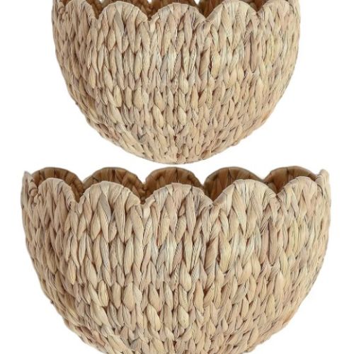 Scalloped Hanging Wicker Baskets for Wall, Scalloped Home Decor, Hanging Woven Rattan Basket for Flowers Front Door Bathroom Storage (Water Hyacinth-Set of 2)
