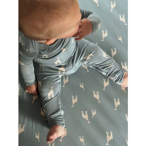 günamüna- Giraffe Moss Sage Convertible Footie Pajamas
