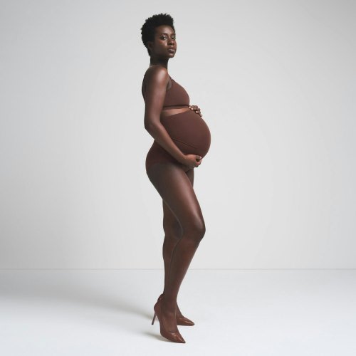 FITS EVERYBODY MATERNITY BANDED HIGH-WAISTED BRIEF | COCOA | SKIMS
