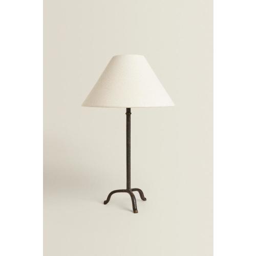 TRIPOD BASE TABLE LAMP