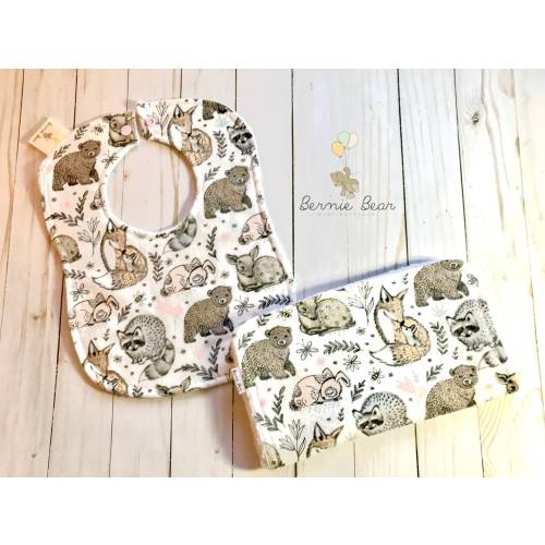 Woodland Animal Bib / Woodland Animal Burp Cloth / Woodland Baby Gift / Drool Bib / Woodland Animal Toddler Bib / Bib & Burp Cloth Set