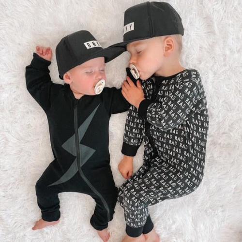 THE THUNDERSTRUCK SLEEPER - BLACK | LITTLE RAD THINGS