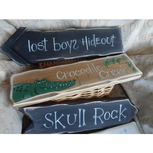Peter Pan inspired Single & Multi pack signpost signs Neverland Lost Boys Hideout Croc Creek Skull Rock Tinkerbell Pixie Hollow Indian camp