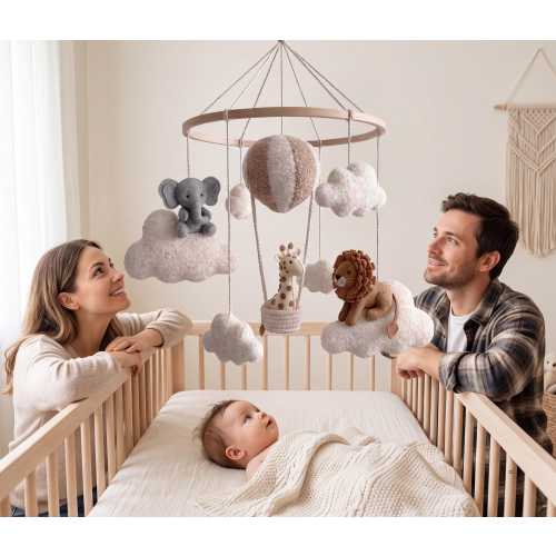 Safari Baby Mobile: Safari Nursery Wall Decor Elephant Lion Giraffe Baby Shower's Gift Crib Mobile Nursery Decor Nursery Mobile Felt Animals