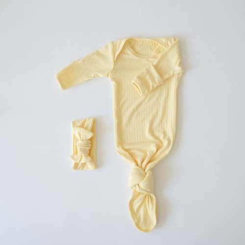 Sleeper and Bow in Banana Cream