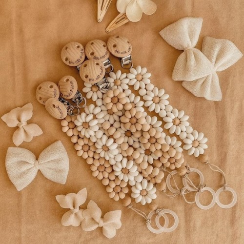 Personalized Baby Pacifier Clip – Custom Name Silicone Bead Holder – Daisy Flower Teether – Newborn Gift – Handmade Baby Accessory - Etsy