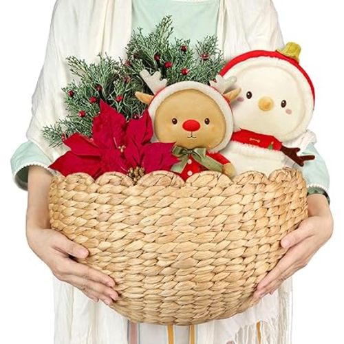 Handwoven Water Hyacinth Scalloped Hanging Basket, Wall Basket Hanging for Flowers Front Door Entryway, Living Room Scalloped Décor Wall Hanging Baskets 16" x 10" x 7"In, Boho Hanging Storage(Natural)