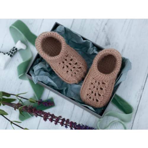 KNITTING PATTERN for baby booties / baby shoes / baby slippers. Perfect DIY baby shower gift or your own quick knitting project