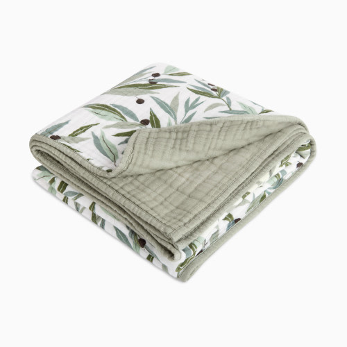 babyletto Quilt in 3-Layer GOTS Certified Organic Muslin Cotton - Olive Branches