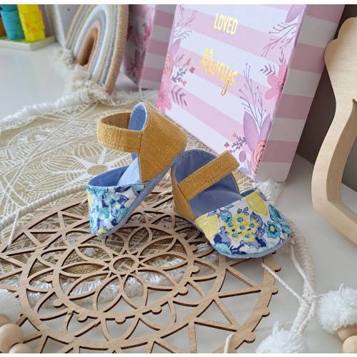 BLOOM Soft Sole Baby Shoes PDF Sewing Pattern & Tutorial, Projector Layers, Baby slippers crib shoes baby booties sewing shower gift