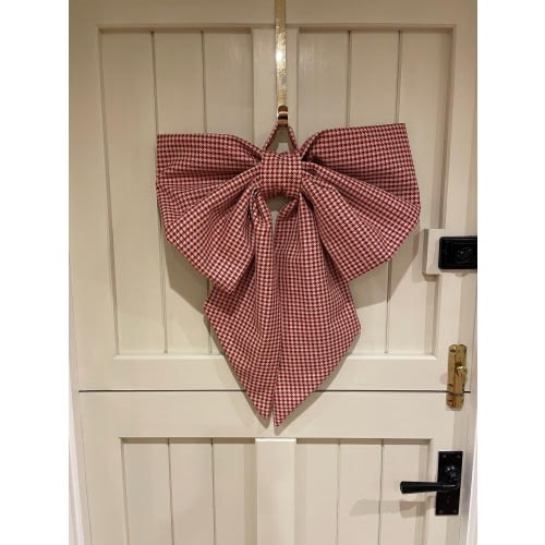 Handmade Oversized Christmas Holiday Bow, Heavyweight Red and Cream Dog Tooth Fabric 50x50cm, ideal Christmas Decoration Bow for Door.