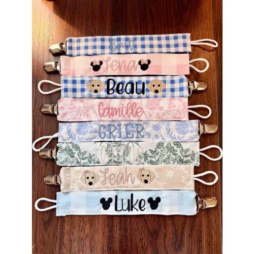 Personalized Embroidered Pacifier Clip with Name, Custom Baby Gift, Baby Shower Gift, Newborn Essentials, Handmade Pacifier Holder