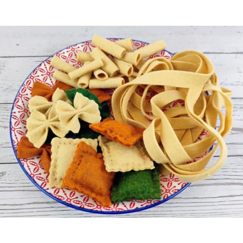 Felt Pasta Set: handmade pretend Italian Food with noodles, sauce, meatballs and bread sticks.