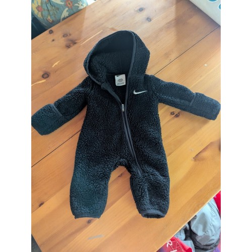 Nike newborn 50-56cm Sherpa Zip Outfit. Black Soft Cozy flip over cuff coverall