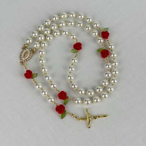 Grace in Bloom Rosary, Handmade Ivory Pearl Rosary With Red Roses and Our Lady Of Guadalupe, Catholic Baptism or First Cummunion Gift