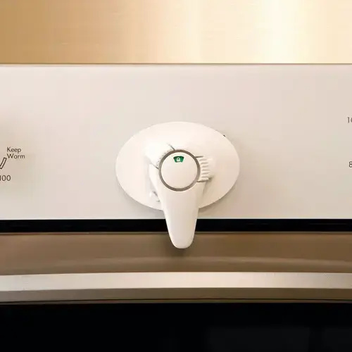 Dreambaby L803 Oven Door Lock EZY-Check White Plastic Adhesive White