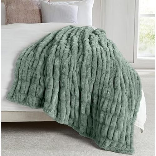 Springtree Home Luxury Micro Plush Throw Blanket | Thick Faux Fur | Green