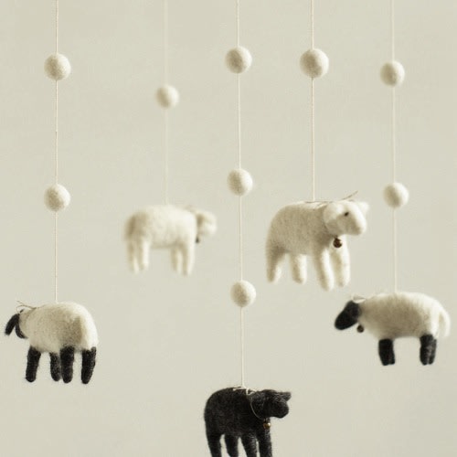Baby crib mobile - nursery mobile - Sheep mobile - Lamb mobile - Wool sheep mobile - felted wool sheep - baby shower gift