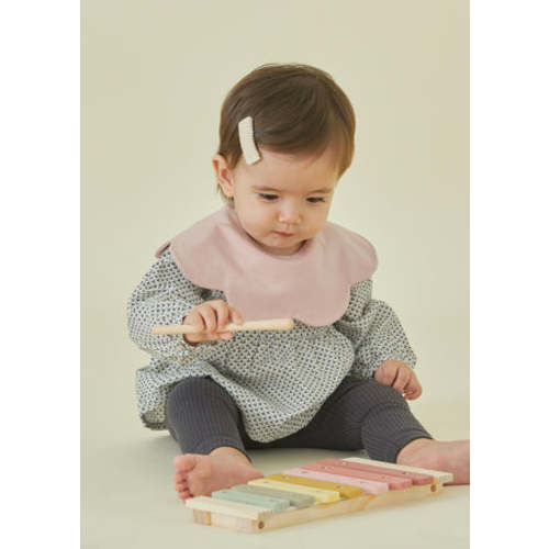 Konny Bib (0M-3Y)