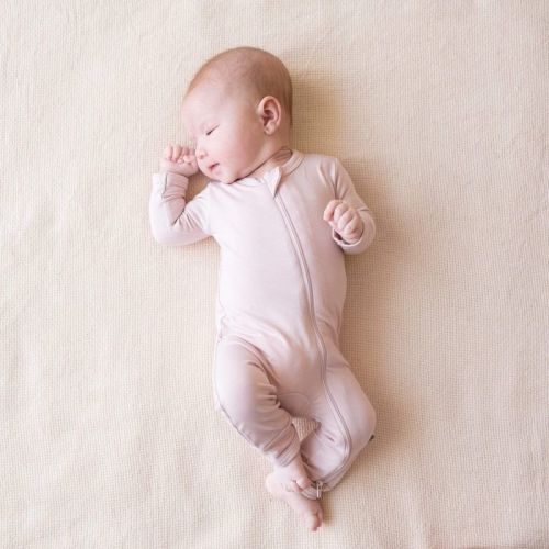 Kyte Baby Zippered Romper In Blush