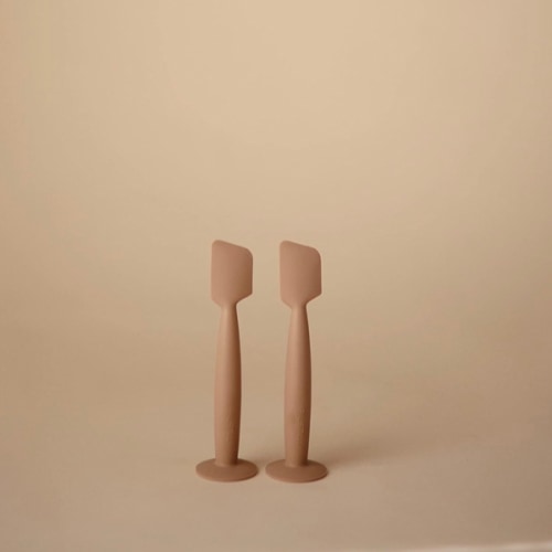 mushie Diaper Cream Applicator Soft Silicone with Suction Base (Dried Thyme)