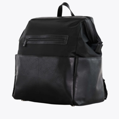 BÉIS 'The Diaper Backpack' in Black - Black Diaper Bag & Diaper Backpack