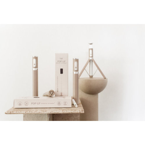 Pop-Up Photo Stand