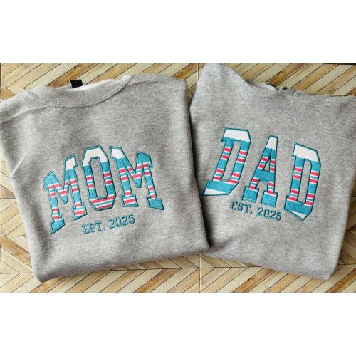 Baby Blanket Mom or Dad sweatshirt | Custom hospital blanket appliqué sweatshirt | personalized Mom or Dad baby blanket or jumper crewneck
