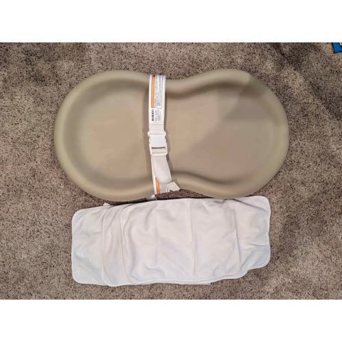 Keekaroo Peanut Changer with Liners