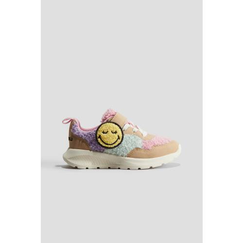 FLUFFY SNEAKERS