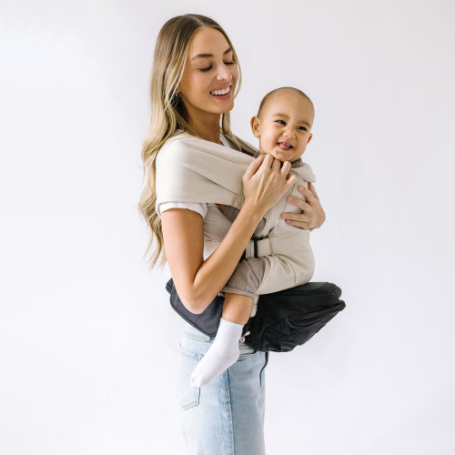 Tushbaby Hip Seat and Snug Carrier 2-in-1 Bundle - Black/Black, Cream Snug Carrier