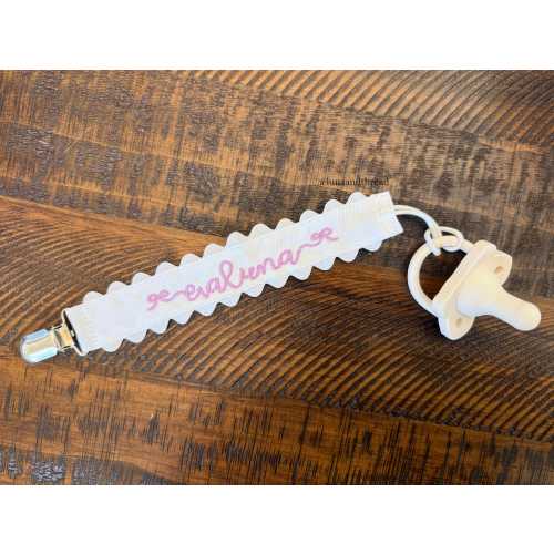 Custom Embroidered Name Pacifier Clip – Personalized Baby Girl Pacifier Holder with Scalloped Edge | Baby Shower Gift | Newborn Essentials