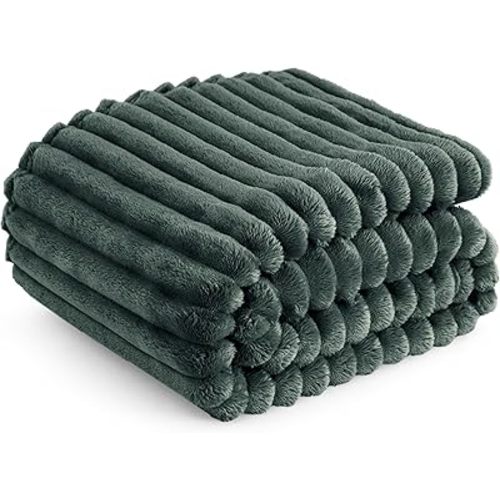 Bedsure Mallard Green Fleece Blanket for Couch - Super Soft Cozy Blankets for Women, Cute Small Blanket for Girls, 50x60 Inches