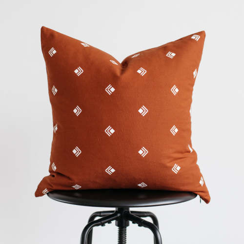 Indy - Rust - 18"