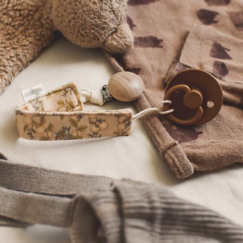 Orangeraie organic cotton knit pacifier clip / organic cotton knit paci clip / Organic cotton knit dummy clip