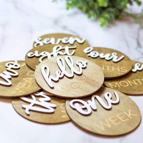 Wooden 3D Monthly Milestone Discs for Baby Photos (20 pcs Set), First Year Monthly Milestone Marker, Includes 1-5 Years, Walnut Stained