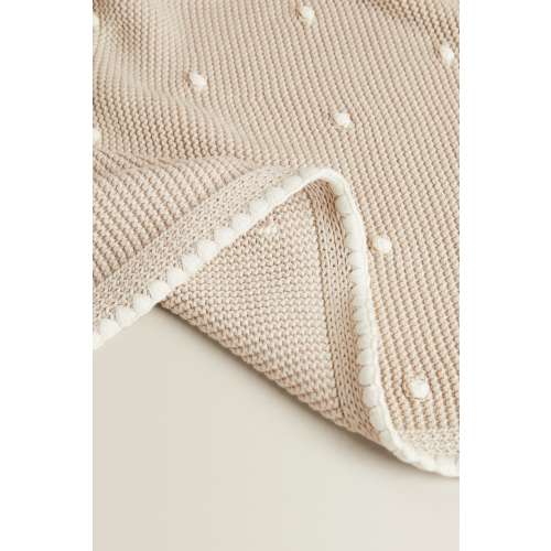 CHUNKY KNIT BLANKET WITH BOBBLES