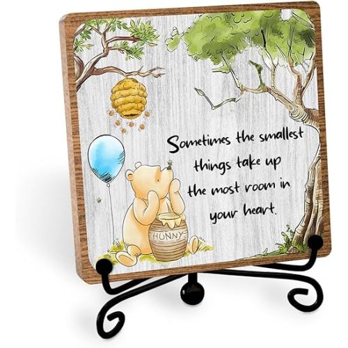 Funny Winnie Inspirational Desk Decor, Funny Winnie Gifts for Women Men, Sometimes The Smallest Things Sign, Motivational Table Decorations Supplies, Winnie Desk Ornaments
