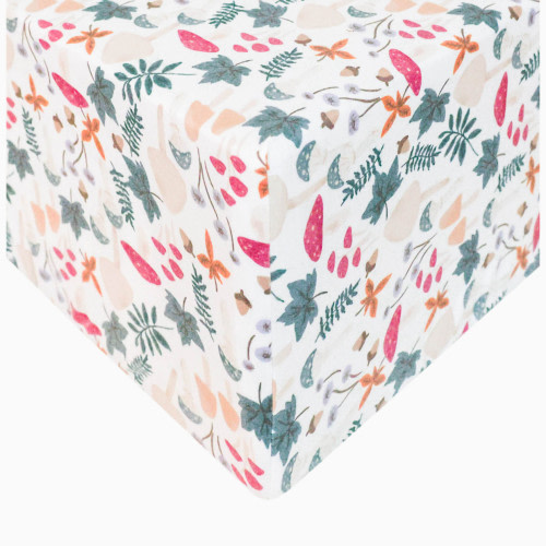 Copper Pearl Printed Premium Crib Sheet - Ivy