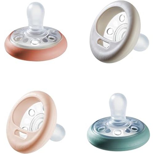 Tommee Tippee Breast-like Night Pacifier, 6-18 Months, 4 Pack, Glow in the Dark Paci, Breast-shaped Nipple for a Natural Latch, BPA-free