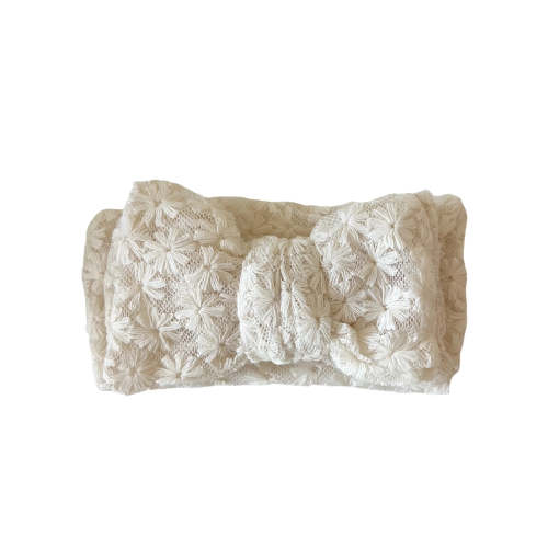 Daisy Lace Bow