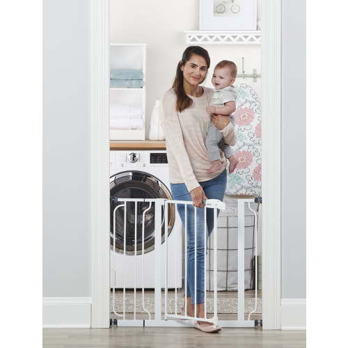 Regalo Easy Step 38.5-Inch Extra Wide Baby Gate, Includes 6-Inch Extension Kit, 4 Pack Pressure Mount Kit and 4 Pack Wall Mount Kit