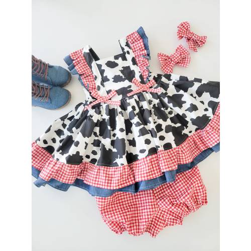 Girls Cow Dress, Baby Cow Dress, Cow Birthday Outfit, Moo I&#39;m Two, Toddler Cow Outfit, Cow Dress, Cow Outfit, Farm Dress, Farm Outfit