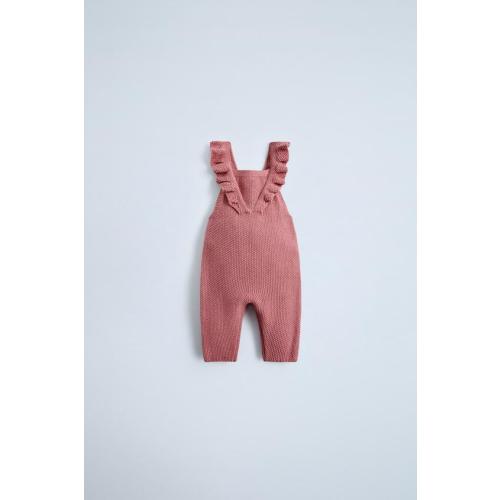 RUFFLED KNIT OVERALLS